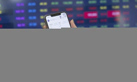 Vingroup, Vinhomes kéo VN-Index lên đỉnh lịch sử mới