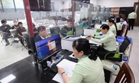 Bộ Nội vụ trả lời việc tiếp nhận người hoạt động không chuyên trách làm công chức