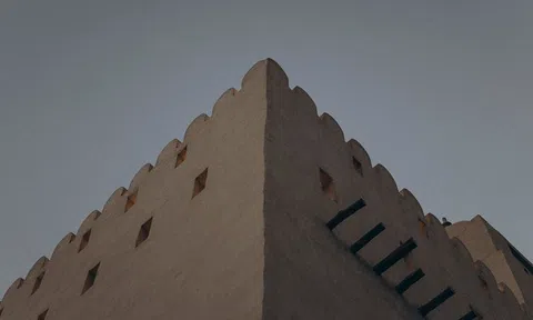Máy bay không người lái nhằm vào UAE và Saudi Arabia, đàm phán Mỹ - Iran thêm áp lực