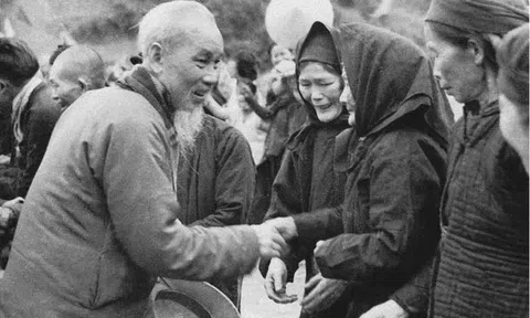 Suy ngẫm về tư tưởng "lấy dân làm gốc" nhân kỷ niệm 136 năm ngày sinh Bác Hồ