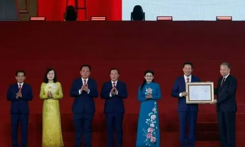 Lễ công bố Nghị quyết của Quốc hội về thành lập thành phố Đồng Nai
