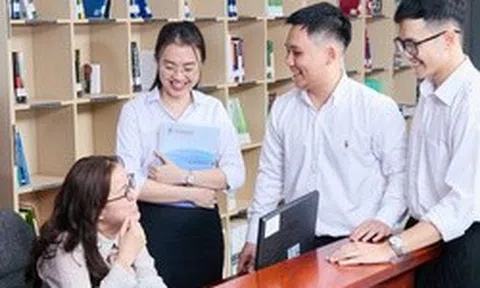 Lần đầu tiên HoSE mở cửa đón nhà đầu tư tham quan, học chứng khoán miễn phí