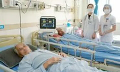 Sáng sớm đi bộ tập thể dục, về đến nhà thì bất ngờ bị đột quỵ não