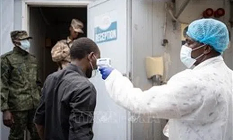 Nhiều nước tăng cường kiểm soát biên giới và y tế trước nguy cơ Ebola lây lan