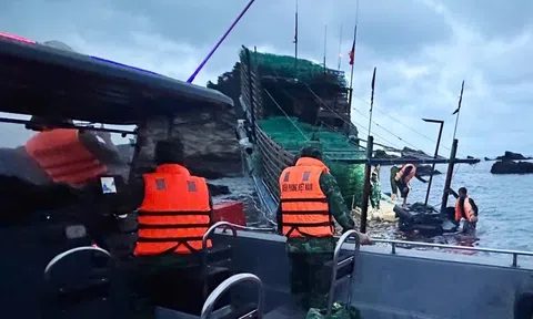 Dông lốc thổi lật thuyền trên Vịnh Hạ Long, 2 vợ chồng thiệt mạng