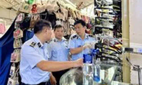 TP.HCM tăng cường kiểm tra hàng giả tại chợ Bến Thành - Saigon Square
