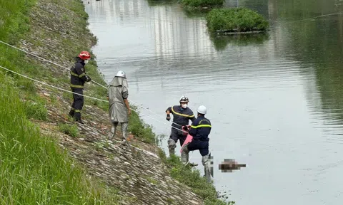 Phát hiện thi thể nam giới trên sông Tô Lịch