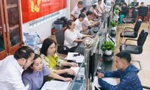 Phân cấp cho chủ tịch UBND cấp xã ở TP.HCM tiếp nhận, điều động, biệt phái, kỷ luật công chức