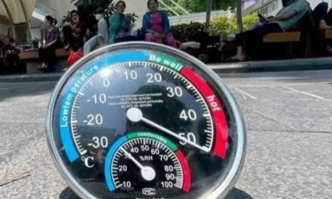 Nắng nóng lan rộng toàn miền Bắc, TP.HCM mưa rào và dông vài nơi