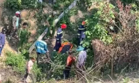 Đạp xe 'phượt' qua đèo, 2 học sinh lao xuống vực sâu 50 m