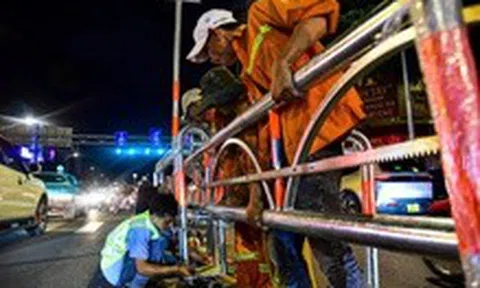 TP.HCM lắp dải phân cách tự động dùng năng lượng mặt trời đầu tiên trên đường Cộng Hòa