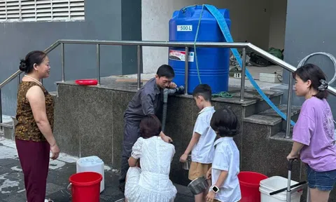 Nắng nóng đỉnh điểm và nỗi lo 'đảo nhiệt đô thị': Hà Nội có thiếu nước sạch?
