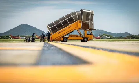 Nhiệt độ mặt bê tông sân bay Nội Bài lên tới 71°C