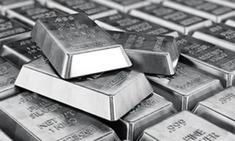 Quỹ bạc do BlackRock quản lý “xả” 100 tấn bạc chỉ trong một tuần