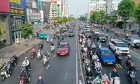 Nghĩ về cái 'gan' trên đường Cộng Hòa