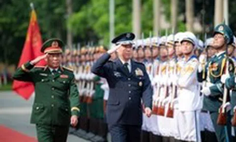 Đại tướng Nguyễn Tân Cương hội đàm với Tham mưu trưởng Liên quân Nhật Bản
