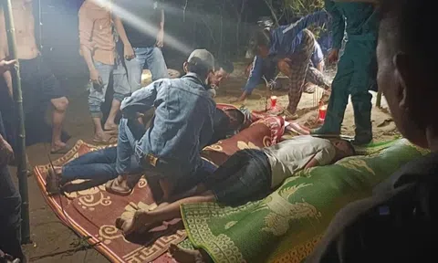 Lật thuyền trên sông Ngàn Phố, 4 người tử vong thương tâm
