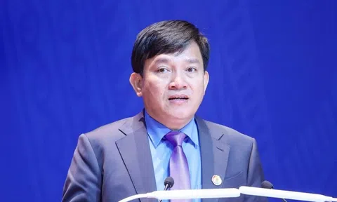 Tiếp tục xây dựng tổ chức Công đoàn lớn mạnh về tư tưởng, chính trị, tổ chức