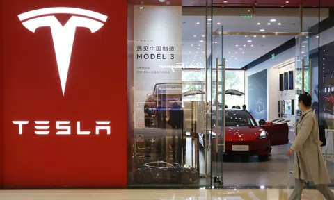 Tesla âm thầm đổi tên FSD trước khi bị khách hàng Trung Quốc kiện