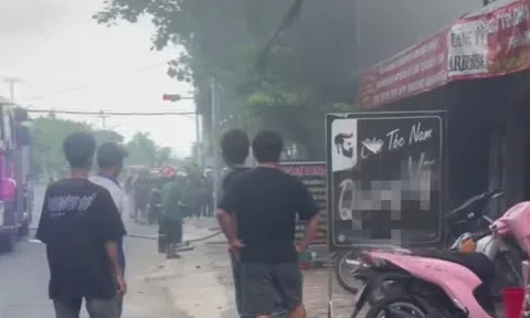 Tưới xăng đốt tiệm giặt, nam thanh niên bị bỏng nặng
