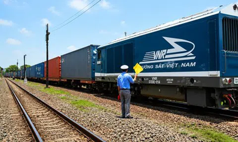Lần đầu tiên tàu container chạy thẳng từ Trung Quốc đến Đồng Nai: Mở thêm hành lang logistics xuyên biên giới