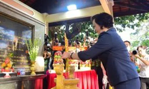 Tổ chức đại lễ cầu siêu, tưởng niệm liệt sĩ tại công viên Lê Thị Riêng