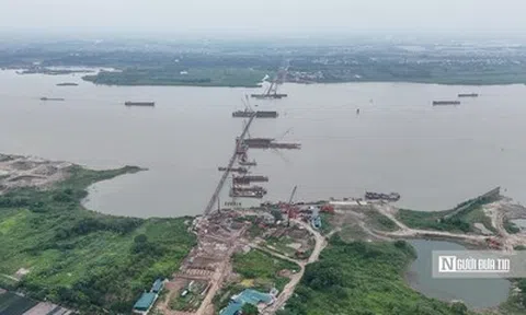 Hà Nội: Hình hài cầu vượt sông Hồng trị giá hơn 7.000 tỷ đồng sau 9 tháng