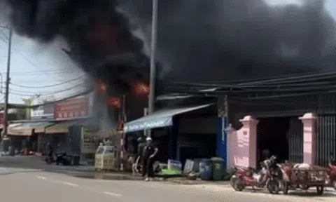 Cháy tiệm gà mới khai trương