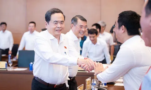 Thủ tướng Chính phủ và Chủ tịch Quốc hội gặp mặt lãnh đạo các cơ quan báo chí
