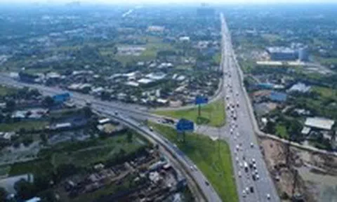 Bộ trưởng Bộ Xây dựng: Khẩn trương bàn giao mặt bằng mở rộng cao tốc TP.HCM - Trung Lương - Mỹ Thuận