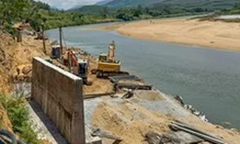 Đã bị 'nhắc nhở', dự án chống sạt lở vẫn ì ạch, Quảng Ngãi nhắc lần 2