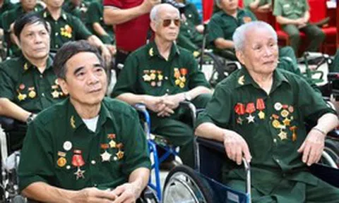 Bộ Nội vụ hướng dẫn chi tiết tặng quà của Chủ tịch nước dịp 27/7