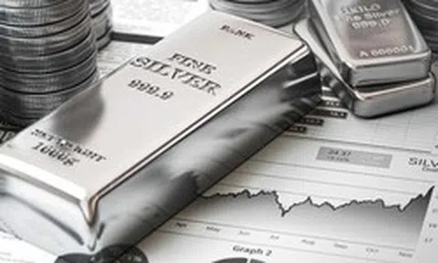 Một thế lực vừa mạnh tay "xả" hơn 80 tấn bạc