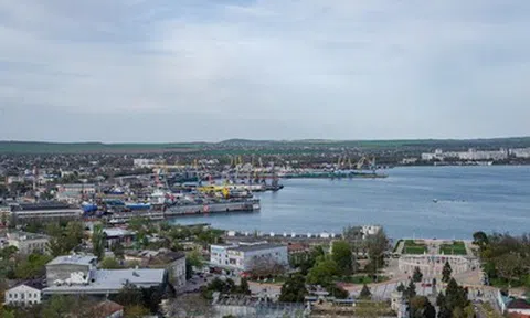 Ukraine tấn công bằng máy bay không người lái gây mất điện diện rộng tại Crimea