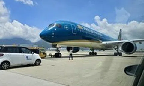 Máy bay Vietnam Airlines hạ cánh khẩn cấp tại Hong Kong để cấp cứu hành khách