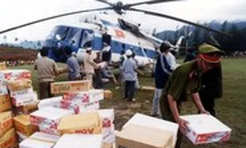 Chuyện chưa kể sau trang báo - Kỳ 7: Cơn hồng thủy và cuộc giải thoát bằng trực thăng