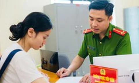Vì sao Bộ Công an đưa nhiều thủ tục hành chính về công an cấp xã?