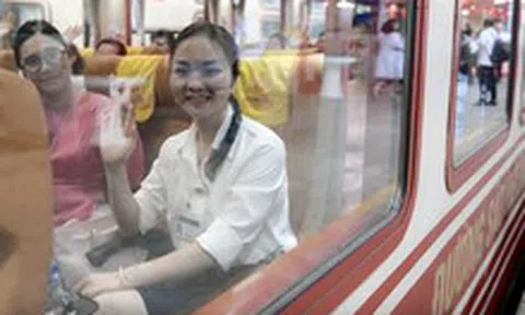 'Đoàn tàu Bạch Mai' đã khởi hành
