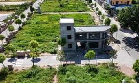 Khu đất từng đấu giá xuyên đêm ở Hà Nội nay 'lặng như tờ'
