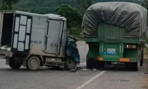 Vợ tử vong, chồng nguy kịch sau cú tông xe đầu kéo