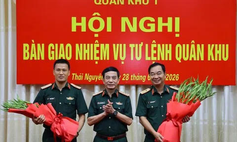 Đại tướng Phan Văn Giang chủ trì hội nghị bàn giao nhiệm vụ Tư lệnh Quân khu 1