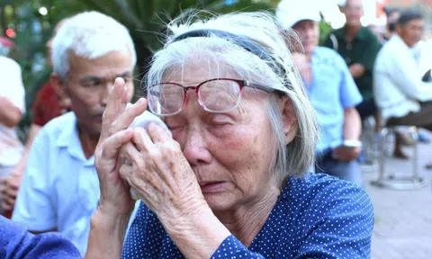 Chị gái liệt sĩ nghẹn ngào: 'Chỉ mong tìm được em'