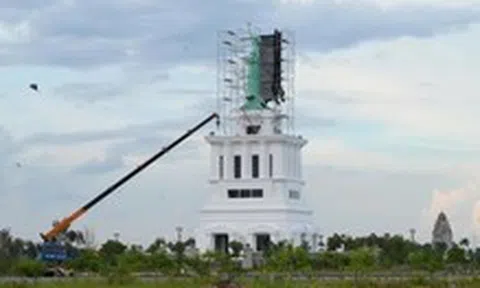 Chủ đầu tư đã bắt đầu tháo dỡ tượng 'nữ thần khai phóng'