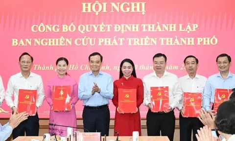 Bí thư Thành ủy Trần Lưu Quang làm Trưởng Ban Nghiên cứu phát triển TP.HCM