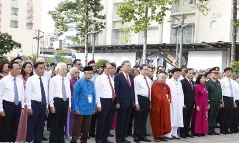 Tổng Bí thư, Chủ tịch nước Tô Lâm dâng hoa kỷ niệm 50 năm thành phố mang tên Bác