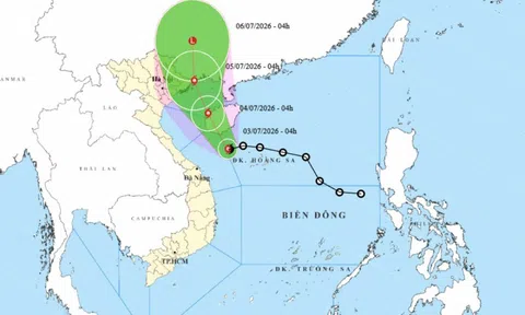Biển Đông đón bão số 1 giật cấp 10, hướng về vùng biển Quảng Ninh - Hải Phòng
