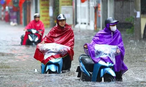 Mây dông bủa vây Hà Nội và loạt tỉnh, miền Bắc mưa như trút từ đêm nay