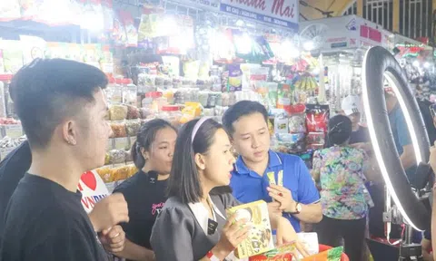 Chính phủ yêu cầu công khai quy chế livestream bán hàng
