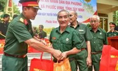 Tri ân vùng đất đứng chân ngày đầu dịp kỷ niệm 65 năm thành lập Trường Sĩ quan Lục quân 2
