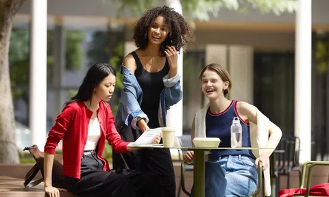 Sau sự thành công của mùa Thu/Đông 2025, UNIQLO đang tiến về đâu trong mùa mới?